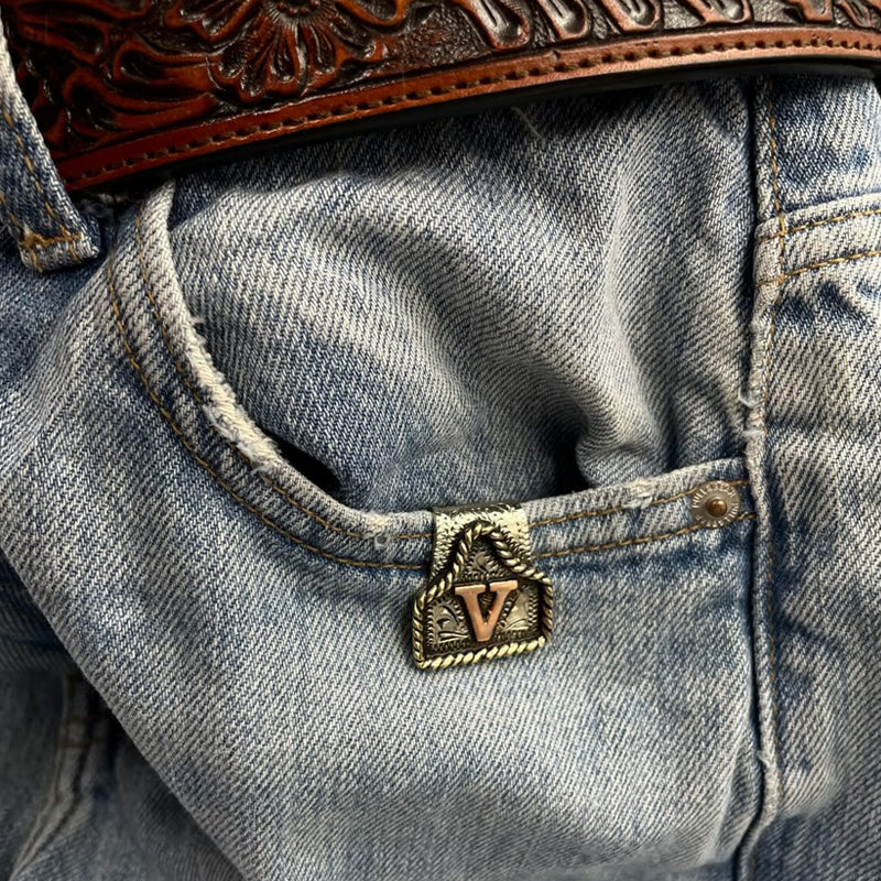 🤠 Oma Kirjain, Oma Polku – Lännen Tyylinen Avaimenperä 🌵