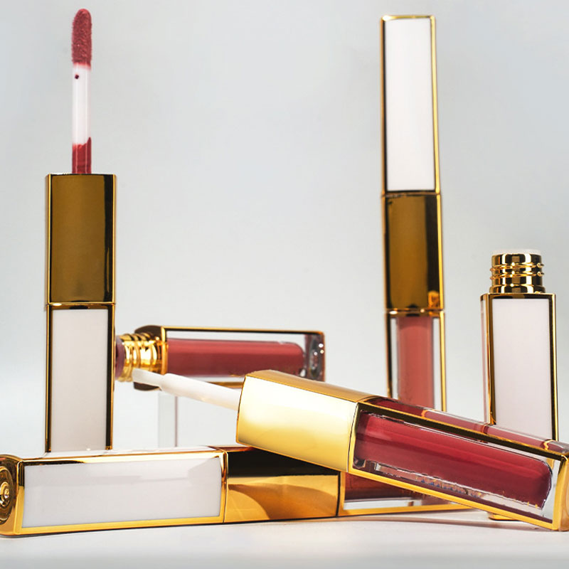 💄 Vetinen kaksipäinen huulikiilto 💋