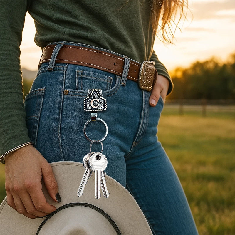 🤠 Oma Kirjain, Oma Polku – Lännen Tyylinen Avaimenperä 🌵