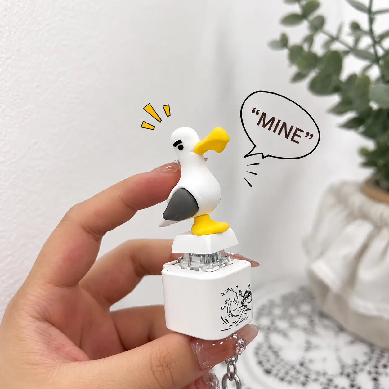 Pas op voor je patat! 🍟 Klik op de knop en hoor direct: "MINE! MINE!" 🐦💥